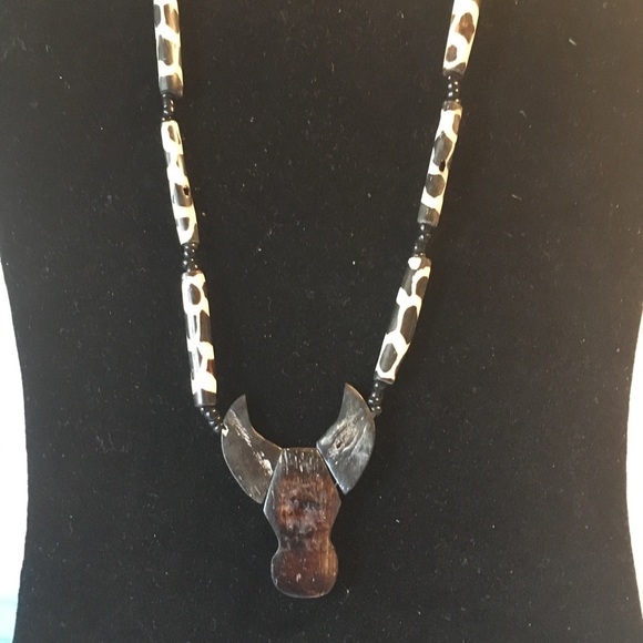 Animal shape beaded necklace - Picture 3 of 3